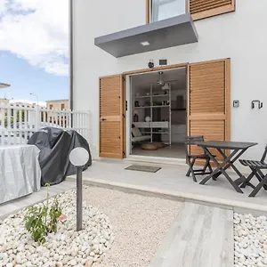  Appartamento Comfy W/ Private Parking